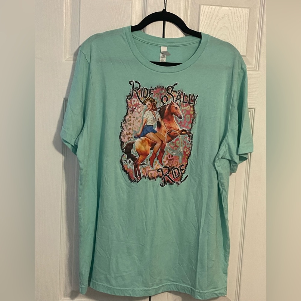 Women’s t-shirt